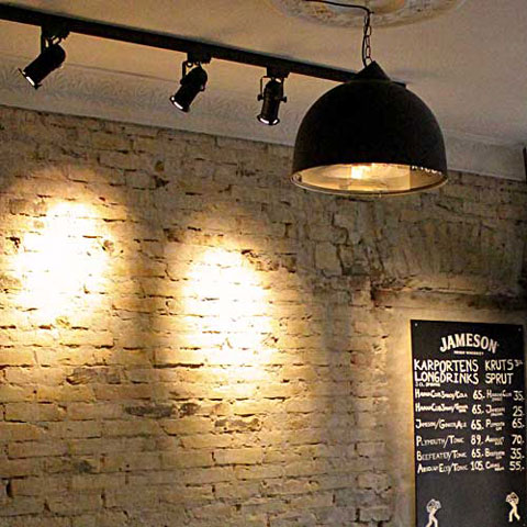 Belysning med par 16 LED spot på Krut's Karport Belysning i bar