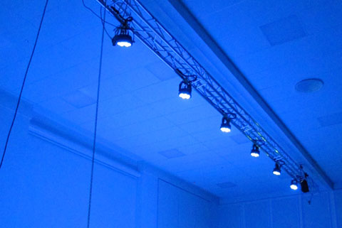 Lysbro farveskiftende LED spot Roskilde Tekniske Skole