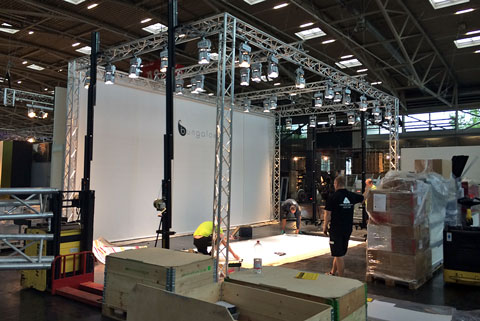 Montage messelys Showtec spot truss